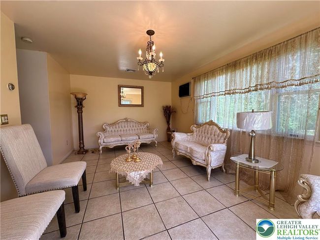 2215 N 3 Rd Ave, House other with 4 bedrooms, 2 bathrooms and null parking in Whitehall PA | Image 28