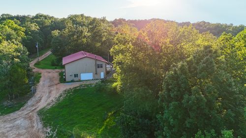 2017 Airport Ridge Rd, Linden, TN, 37096-4011 | Card Image