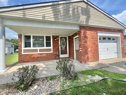 132 Freeport Blvd, Toms River, NJ, 08757-6117 | Card Image