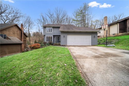 8389 Settlers Passage, Brecksville, OH, 44141 | Card Image