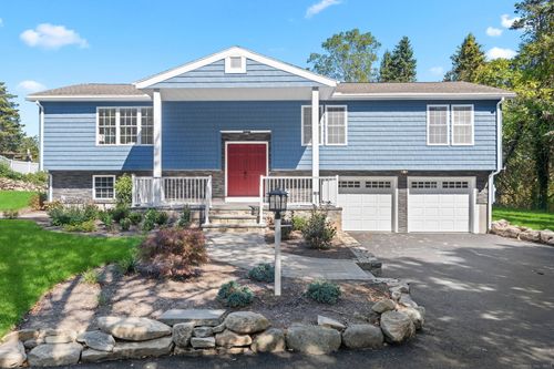 4 Shore Rd, Westerly, RI, 02891-5112 | Card Image