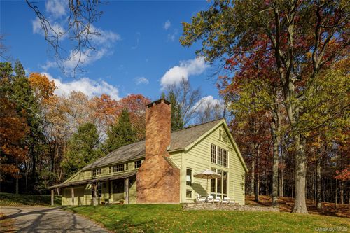 46 Lockrow Rd, Troy, NY, 12180-9656 | Card Image