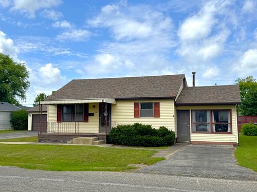 405 Atwood St, Tilton, IL, 61833-7515 | Card Image