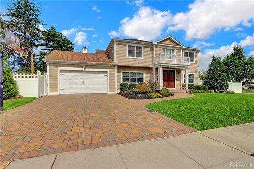 4 Middle Ln, Jericho, NY, 11753-2236 | Card Image