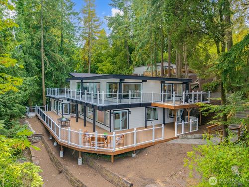14538 38th Ave Ne, Lake Forest Park, WA, 98155-7808 | Card Image