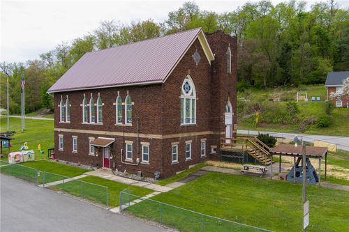 2 Crows Nest Rd, Bovard, PA, 15619-1107 | Card Image