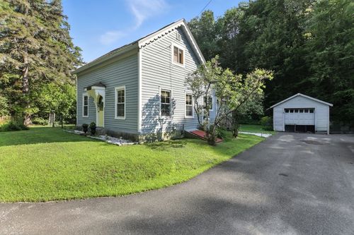 76 Hampden St, Chester, MA, 01011-9737 | Card Image