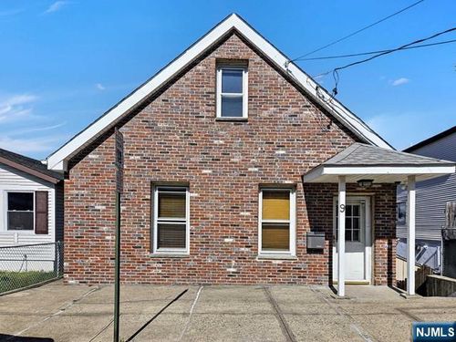 9 Franklin Pl, East Rutherford, NJ, 07073-1112 | Card Image