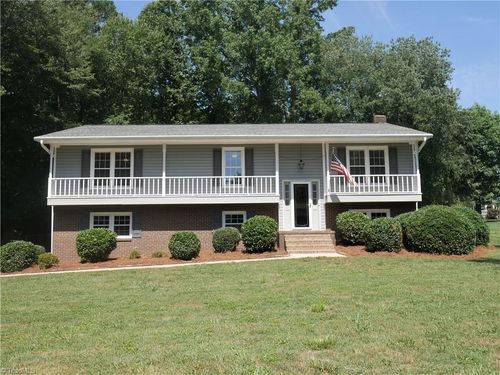 124 Woodburn Pl, Advance, NC, 27006-9457 | Card Image