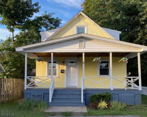 2 Holloway Pl, Morris Plains, NJ, 07950-1614 | Card Image