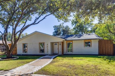 4832 Alta Oaks Lane, House other with 3 bedrooms, 3 bathrooms and null parking in The Colony TX | Image 2