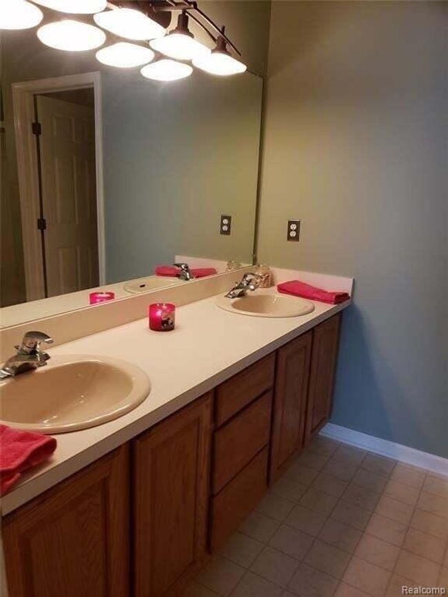 71 - 1489 Fox Pointe Cir, Condo with 2 bedrooms, 2 bathrooms and null parking in Ann Arbor MI | Image 11