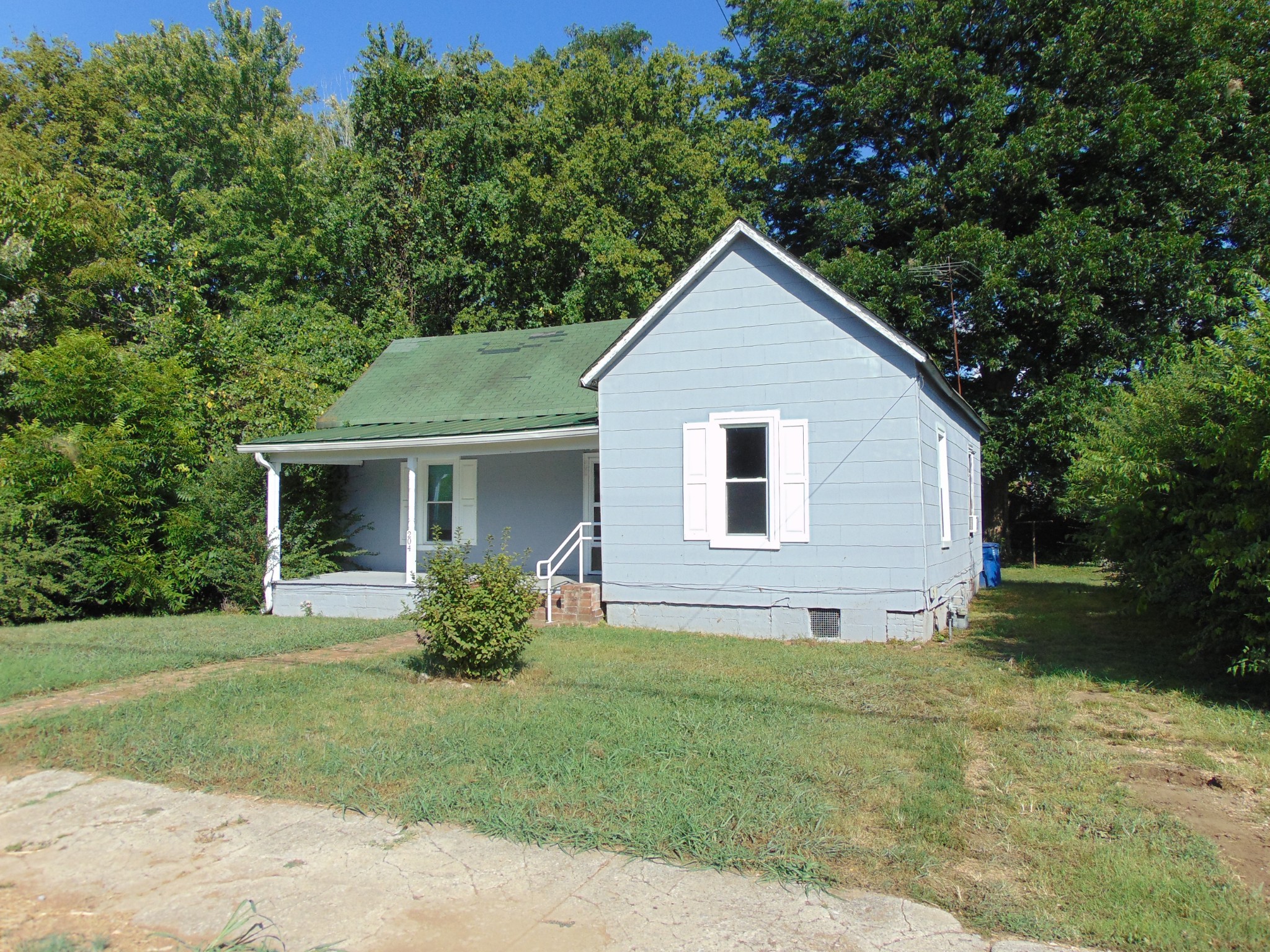 Locust St, Mount Pleasant, TN 38474