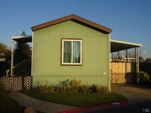 58 Barcelona Ct, Fairfield, CA, 94533-2860 | Card Image