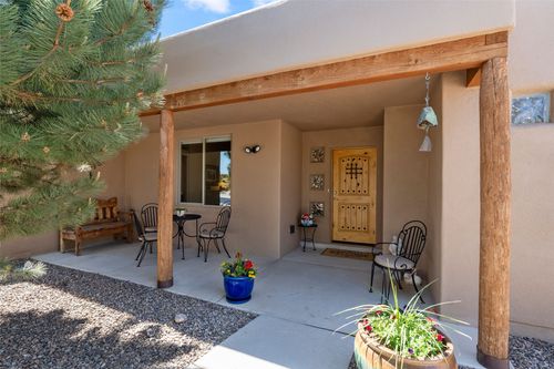 18 Canto Del Pajaro, Santa Fe, NM, 87508-4832 | Card Image