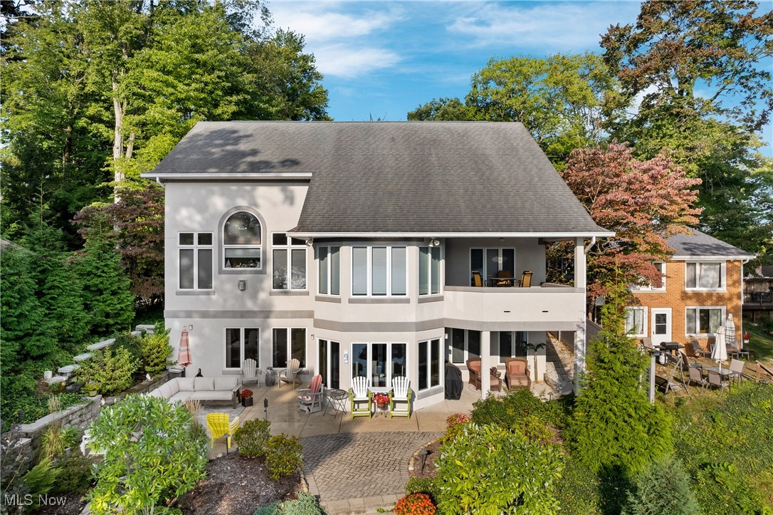Point Comfort Dr, New Franklin, OH 44319