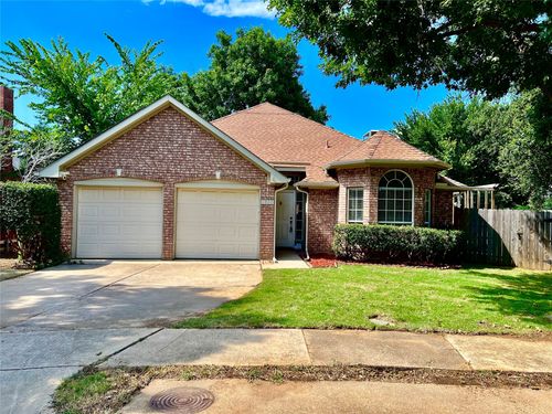 1800 Quail Hollow Dr, Grapevine, TX, 76051-7927 | Card Image