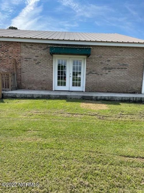 salon-110 Boyd Farm Rd, Maysville, NC, 28555-9384 | Card Image