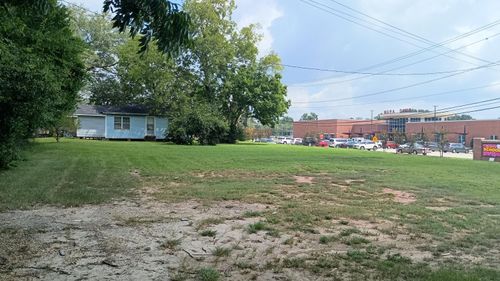 1236 Dr Martin Luther King Ave, Laurel, MS, 39440-3133 | Card Image