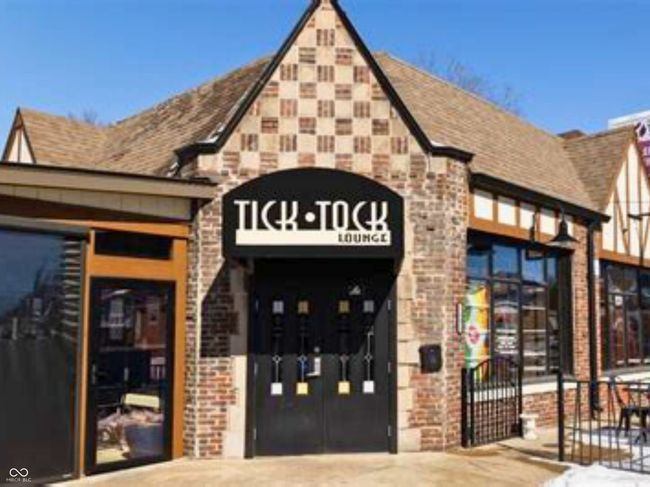 Grab a bite from another local favorite. | Image 30
