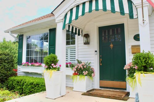 702 River Rd, Fair Haven, NJ, 07704-3314 | Card Image
