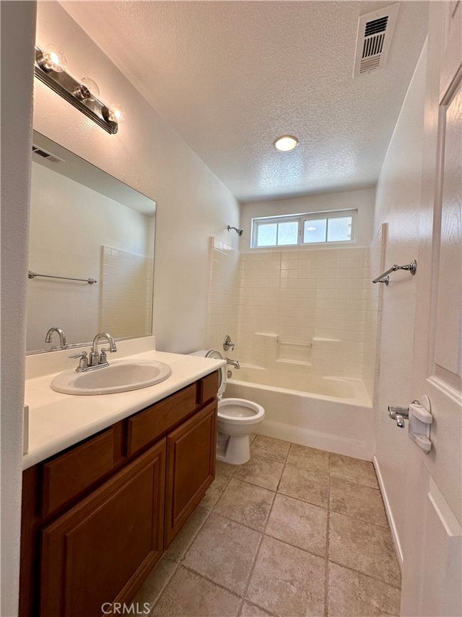 Upstairs bathroom | Image 24