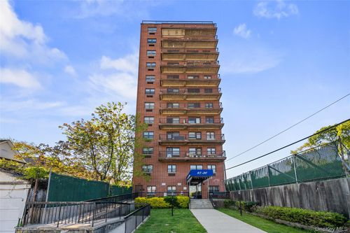 10-c-87-30 62nd Ave, Rego Park, NY, 11374-1065 | Card Image