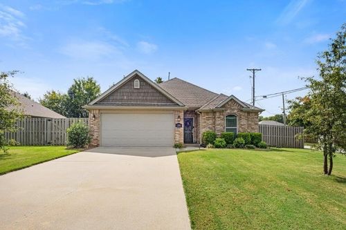 100 Sullivans Way, Centerton, AR, 72719-5019 | Card Image