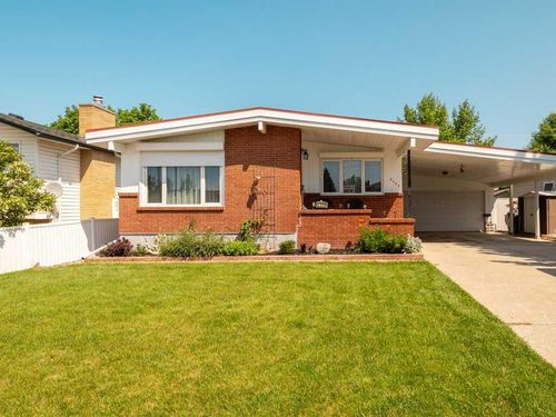 2305 23 Ave S, Lethbridge, AB, T1K1K8 | Card Image