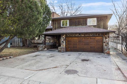 42 Red Deer Dr Sw, Medicine Hat, AB, T1A4A4 | Card Image