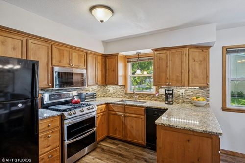 312 6th Ave W, Shakopee, MN, 55379-2321 | Card Image