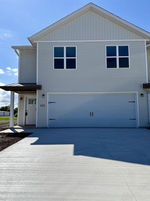 242 N Bell St, Fond Du Lac, WI, 54935-2132 | Card Image