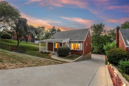 723 Elwell Ave, West Mifflin, PA, 15122-1122 | Card Image