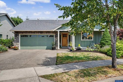 801 Pintail St Ne, Silverton, OR, 97381-2530 | Card Image