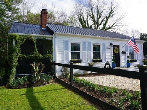 11988 Broad St N, Milton, NC, 27305-9758 | Card Image