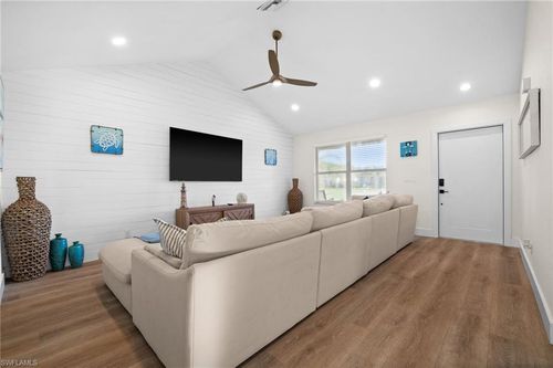 738 95th Ave, Naples, FL, 34108-2457 | Card Image