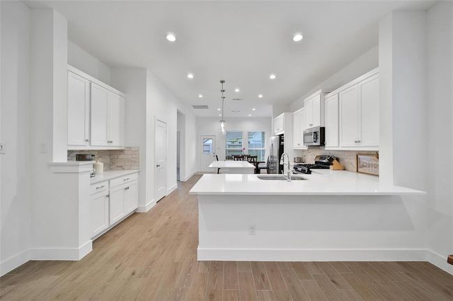7827 Open Point Dr, House other with 5 bedrooms, 3 bathrooms and 2 parking in Cypress TX | Image 7