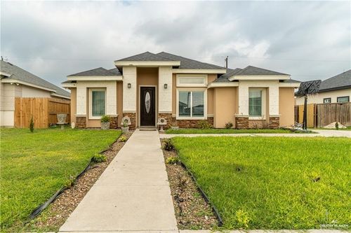 823 Sabrina Dr, Alamo, TX, 78516-0140 | Card Image