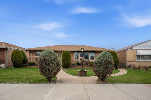 11042 S Avenue N, Chicago, IL, 60617 | Card Image