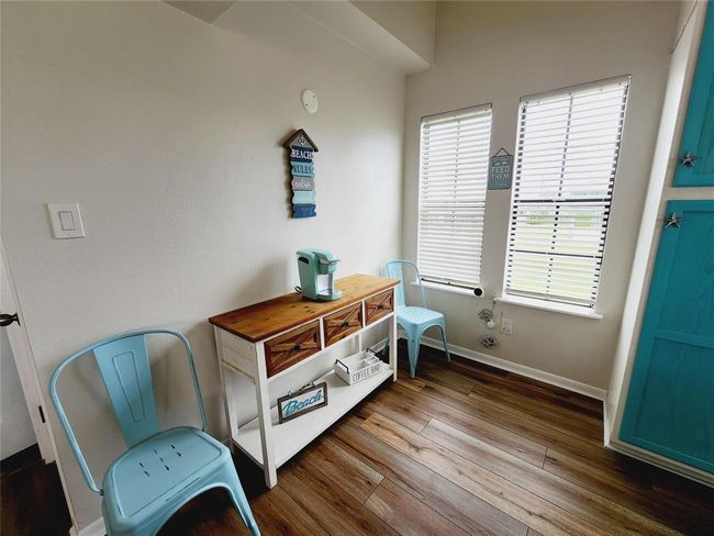 16606 John Davis Rd, House other with 2 bedrooms, 1 bathrooms and null parking in Jamaica Beach TX | Image 12