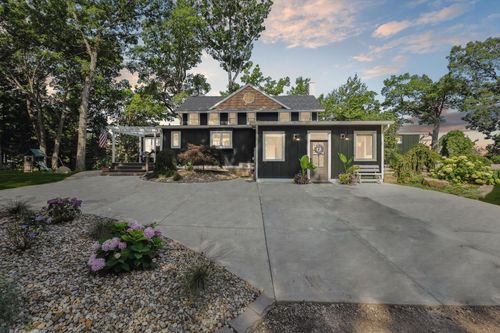 240 Aquamarine Dr, Horton, MI, 49246-9681 | Card Image