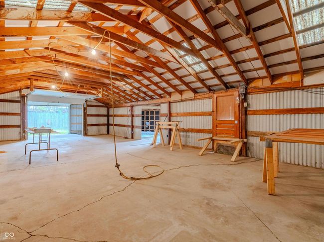 Inside Pole Barn | Image 8