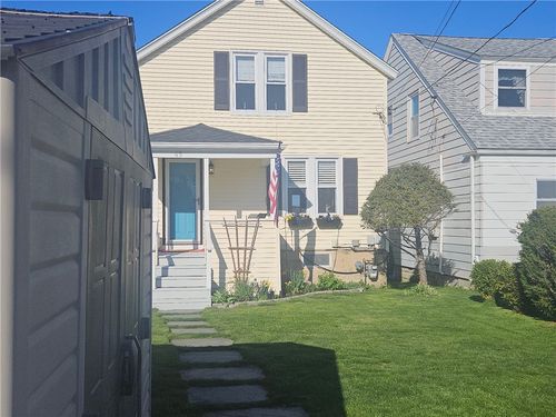 45 Cedar Ave, Portsmouth, RI, 02871-4501 | Card Image