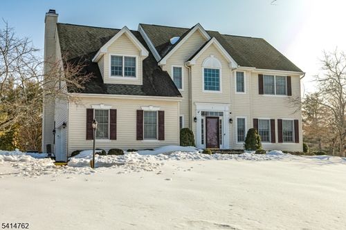 1 Interlachen Ct, SKILLMAN, NJ, 08558-2362 | Card Image