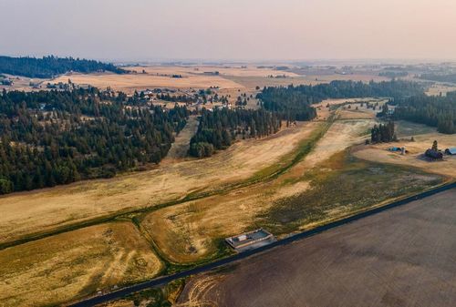 14828 E Belmont Rd, Mica, WA, 99023 | Card Image