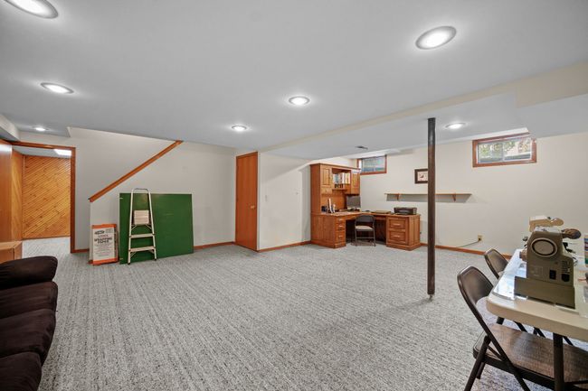 233 24 Th St, Home with 3 bedrooms, 3 bathrooms and null parking in West Des Moines IA | Image 26