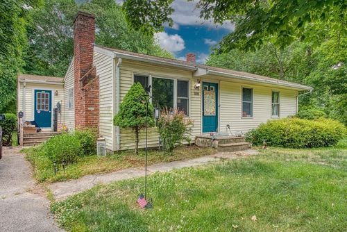 490 North Ave, Rockland, MA, 02370-2132 | Card Image