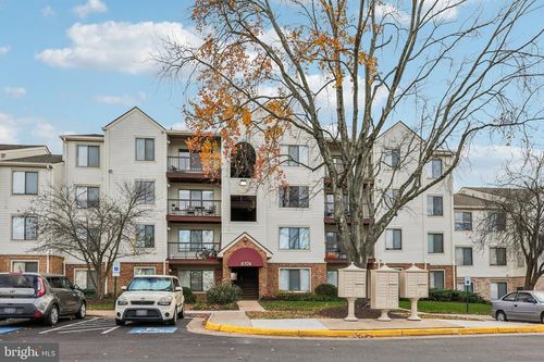 apt-202-8374 Buttress Ln, MANASSAS, VA, 20110-7077 | Card Image