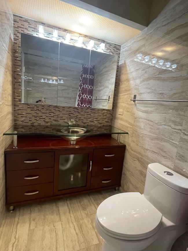 APT-1106 - 7141 N Kedzie Ave, Home with 2 bedrooms, 2 bathrooms and 2 parking in CHICAGO IL | Image 5