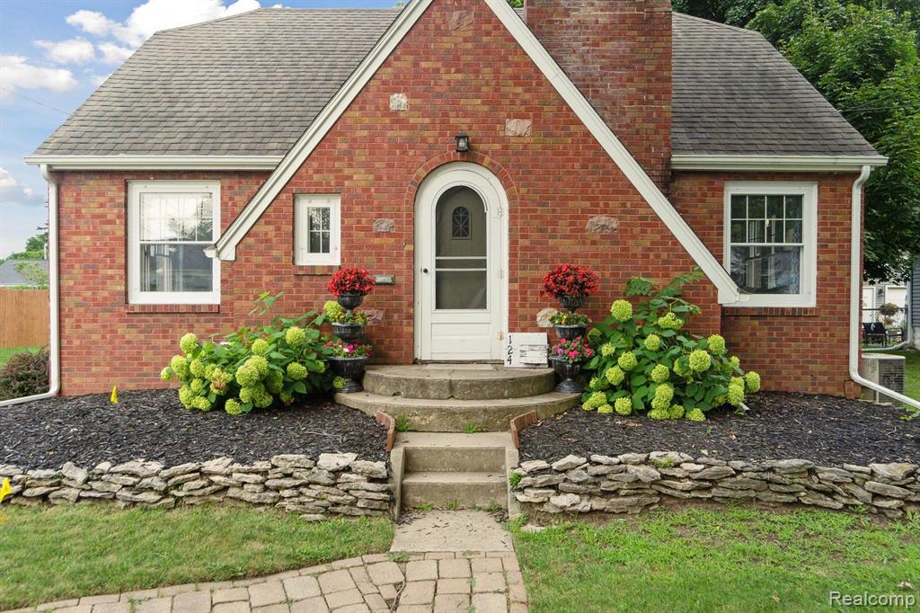 Loomis Ave, Clio, MI 48420